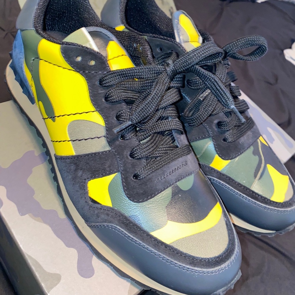 Valentino Sneakers Size 42